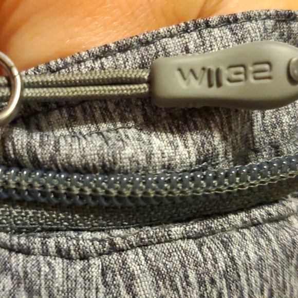 Women's Gray size Large Winter Coat. - Picture 9 of 15